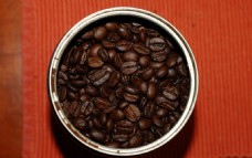 一盘咖啡豆